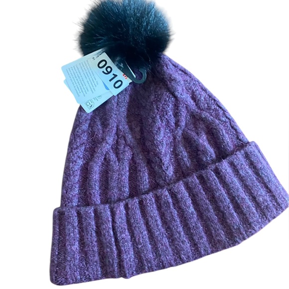 NWT Lululemon cable knit pom beanie PURPLE - Picture 2 of 4